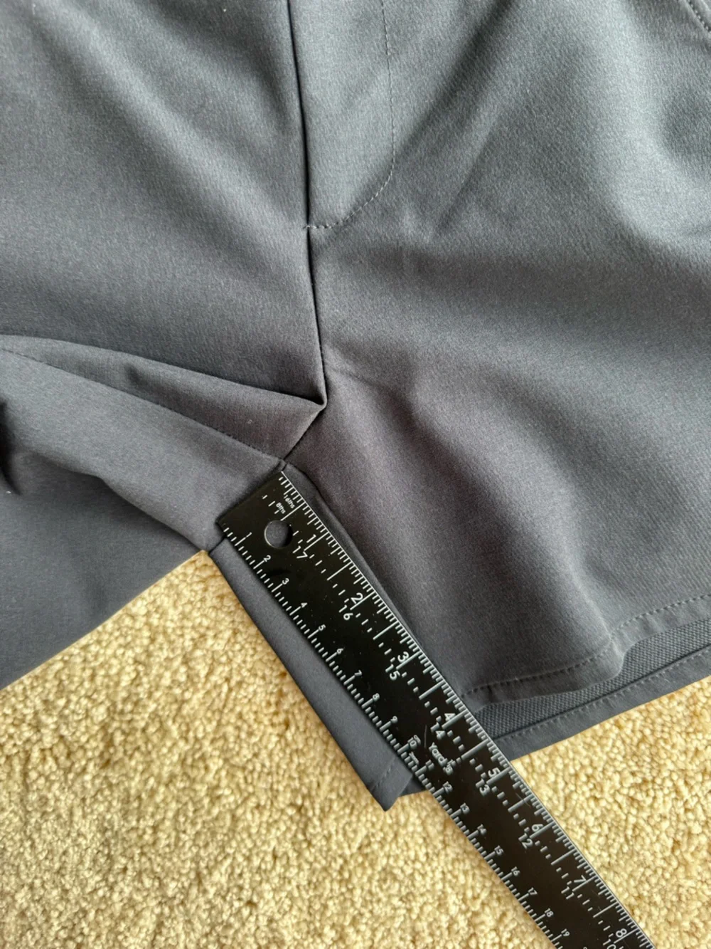 Under Armour HeatGear Shorts Women MD Black Athletic Workout Running - Picture 7 of 7